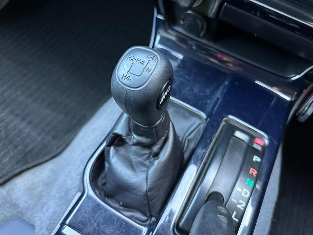 ハイラックスサーフ ＳＳＲ－Ｘ　Ｖセレクション　１８５サーフ　ブラック全塗装済み　クリスタルヘッドライト　ＴＯＹＯＴＡ文字メッシュグリル　グリルガード　ＭＧ　Ｂｅａｓｔホイール　マキシスタイヤ　ガナドールマフラー　新品ブラック＆千鳥柄シートカバー（41枚目）