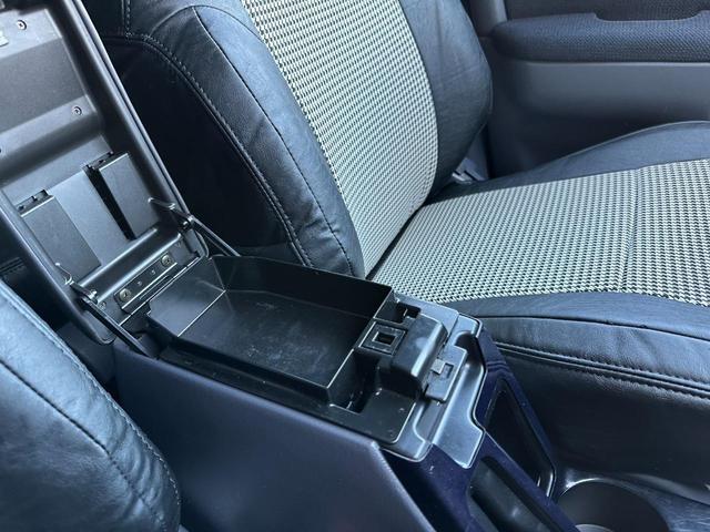 ハイラックスサーフ ＳＳＲ－Ｘ　Ｖセレクション　１８５サーフ　ブラック全塗装済み　クリスタルヘッドライト　ＴＯＹＯＴＡ文字メッシュグリル　グリルガード　ＭＧ　Ｂｅａｓｔホイール　マキシスタイヤ　ガナドールマフラー　新品ブラック＆千鳥柄シートカバー（45枚目）