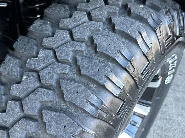 ハイラックスサーフ ＳＳＲ－Ｘ　Ｖセレクション　１８５サーフ　ブラック全塗装済み　クリスタルヘッドライト　ＴＯＹＯＴＡ文字メッシュグリル　グリルガード　ＭＧ　Ｂｅａｓｔホイール　マキシスタイヤ　ガナドールマフラー　新品ブラック＆千鳥柄シートカバー（53枚目）