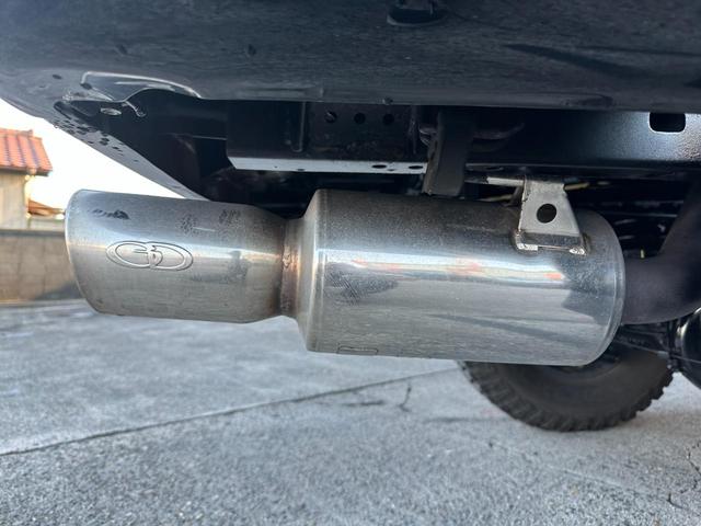 ハイラックスサーフ ＳＳＲ－Ｘ　Ｖセレクション　１８５サーフ　ブラック全塗装済み　クリスタルヘッドライト　ＴＯＹＯＴＡ文字メッシュグリル　グリルガード　ＭＧ　Ｂｅａｓｔホイール　マキシスタイヤ　ガナドールマフラー　新品ブラック＆千鳥柄シートカバー（63枚目）