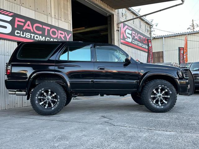 ハイラックスサーフ ＳＳＲ－Ｘ　Ｖセレクション　１８５サーフ　ブラック全塗装済み　クリスタルヘッドライト　ＴＯＹＯＴＡ文字メッシュグリル　グリルガード　ＭＧ　Ｂｅａｓｔホイール　マキシスタイヤ　ガナドールマフラー　新品ブラック＆千鳥柄シートカバー（64枚目）