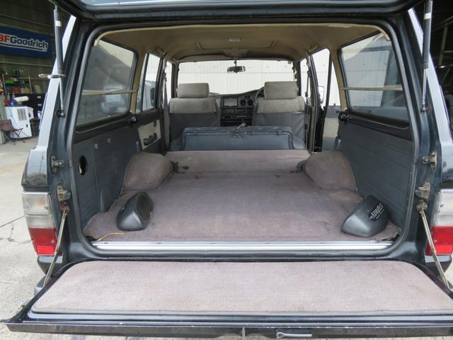 ランドクルーザー６０ ＧＸ　ランクル６０　後期型　ディーゼル　角目４灯　オートマ　ハイルーフ　社外アルミホイール　ＵＳリヤバンパー　社外砲弾マフラー　ノーマル車高　サンルーフ　パワステ　パワーウインドウ　エアコン　ＥＴＣ（25枚目）