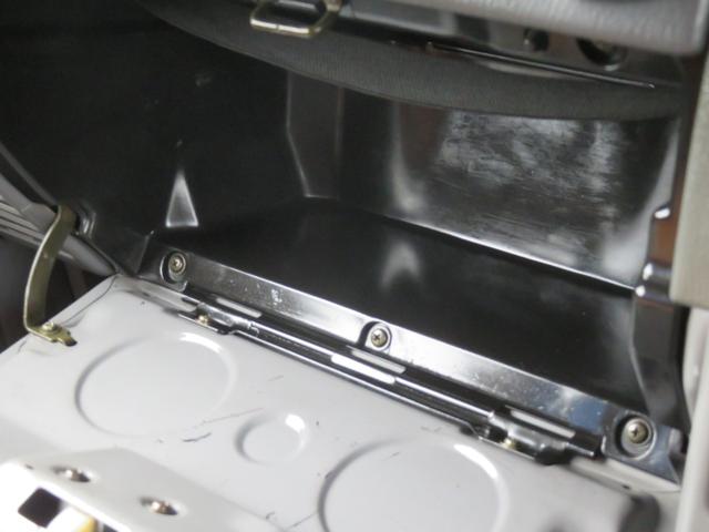ランドクルーザープラド ＳＸワイド　７８プラド　ナロー仕様　オリーブグリーン全塗装済　新品フルメッキグリル　新品メッキバンパー　新品クリスタルオレンジウインカー　新品クリスタルオレンジコーナー　新品ＬＥＤコンビテール　新品シートカバー（46枚目）