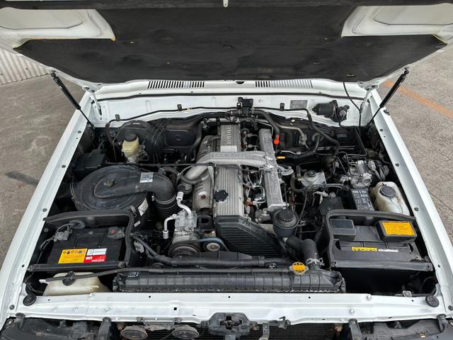 ランドクルーザー８０ ＶＸリミテッド　ランクル８０　１ＨＤディーゼルターボ　前後デフロック　新品ホワイト全塗装　ナロー仕様　　純正車高　新品ＫＳオリジナルホイール　新品ＢＦグットリッチタイヤ　サンルーフ　背面タイヤ　クルコン（7枚目）