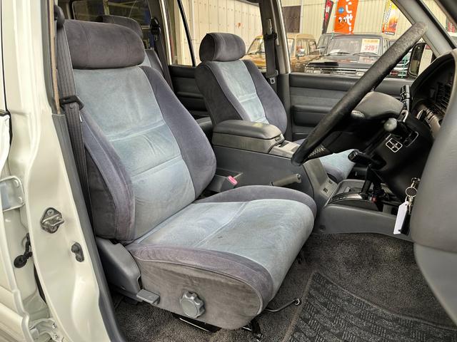 ランドクルーザー８０ ＶＸリミテッド　ランクル８０　１ＨＤディーゼルターボ　前後デフロック　新品ホワイト全塗装　ナロー仕様　　純正車高　新品ＫＳオリジナルホイール　新品ＢＦグットリッチタイヤ　サンルーフ　背面タイヤ　クルコン（10枚目）