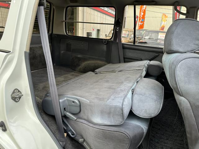 ランドクルーザー８０ ＶＸリミテッド　ランクル８０　１ＨＤディーゼルターボ　前後デフロック　新品ホワイト全塗装　ナロー仕様　　純正車高　新品ＫＳオリジナルホイール　新品ＢＦグットリッチタイヤ　サンルーフ　背面タイヤ　クルコン（12枚目）