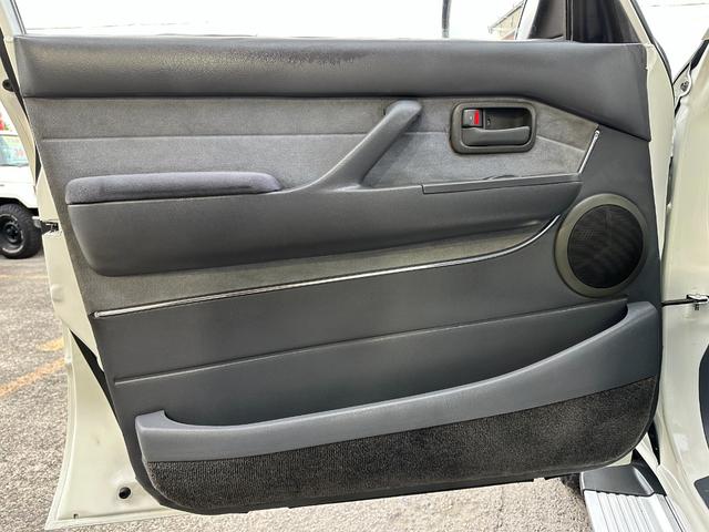 ランドクルーザー８０ ＶＸリミテッド　ランクル８０　１ＨＤディーゼルターボ　前後デフロック　新品ホワイト全塗装　ナロー仕様　　純正車高　新品ＫＳオリジナルホイール　新品ＢＦグットリッチタイヤ　サンルーフ　背面タイヤ　クルコン（28枚目）