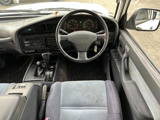 ランドクルーザー８０ ＶＸリミテッド　ランクル８０　１ＨＤディーゼルターボ　前後デフロック　新品ホワイト全塗装　ナロー仕様　　純正車高　新品ＫＳオリジナルホイール　新品ＢＦグットリッチタイヤ　サンルーフ　背面タイヤ　クルコン（30枚目）