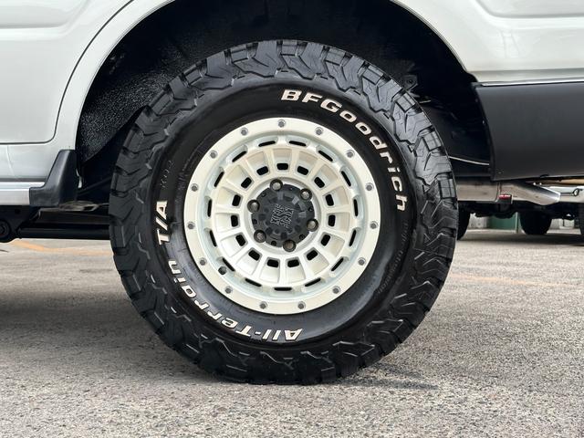 ランドクルーザー８０ ＶＸリミテッド　ランクル８０　１ＨＤディーゼルターボ　前後デフロック　新品ホワイト全塗装　ナロー仕様　　純正車高　新品ＫＳオリジナルホイール　新品ＢＦグットリッチタイヤ　サンルーフ　背面タイヤ　クルコン（56枚目）