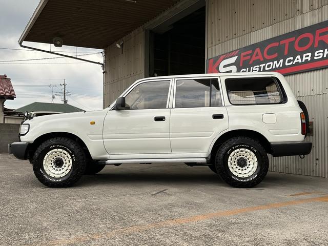 ランドクルーザー８０ ＶＸリミテッド　ランクル８０　１ＨＤディーゼルターボ　前後デフロック　新品ホワイト全塗装　ナロー仕様　　純正車高　新品ＫＳオリジナルホイール　新品ＢＦグットリッチタイヤ　サンルーフ　背面タイヤ　クルコン（67枚目）