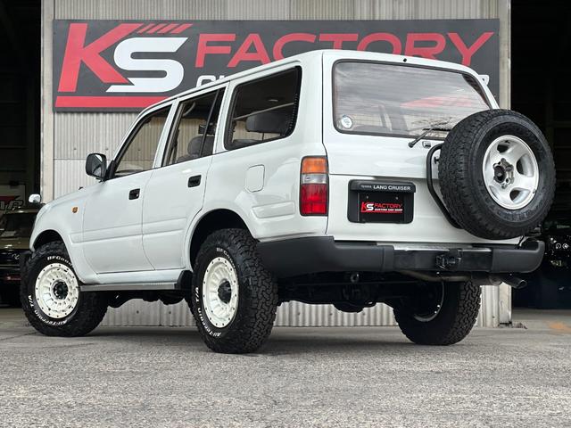 ランドクルーザー８０ ＶＸリミテッド　ランクル８０　１ＨＤディーゼルターボ　前後デフロック　新品ホワイト全塗装　ナロー仕様　　純正車高　新品ＫＳオリジナルホイール　新品ＢＦグットリッチタイヤ　サンルーフ　背面タイヤ　クルコン（68枚目）