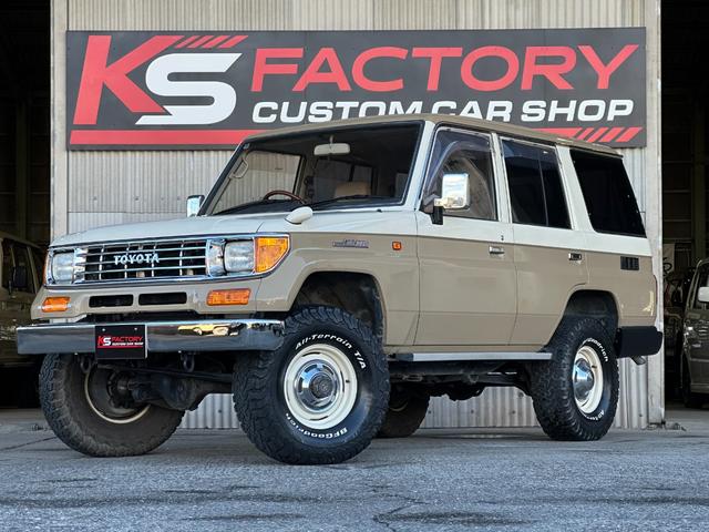 ランドクルーザープラド EXワイド ナローボディ仕様 ベージュホワイトツートン全塗装済み 新品グリル 新品ウインカーレンズ 新品3色LEDコンビテール シートカバー ナルディハンドル ナビ Bカメラ フルセグTV 輸出用ホイール(2枚目)