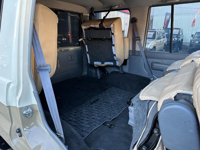 ランドクルーザープラド EXワイド ナローボディ仕様 ベージュホワイトツートン全塗装済み 新品グリル 新品ウインカーレンズ 新品3色LEDコンビテール シートカバー ナルディハンドル ナビ Bカメラ フルセグTV 輸出用ホイール(11枚目)