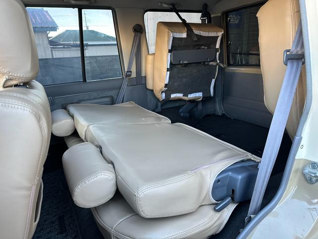 ランドクルーザープラド EXワイド ナローボディ仕様 ベージュホワイトツートン全塗装済み 新品グリル 新品ウインカーレンズ 新品3色LEDコンビテール シートカバー ナルディハンドル ナビ Bカメラ フルセグTV 輸出用ホイール(20枚目)