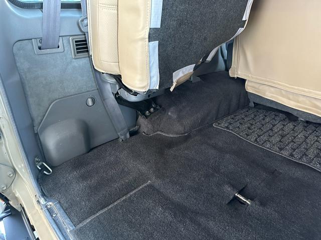 ランドクルーザープラド EXワイド ナローボディ仕様 ベージュホワイトツートン全塗装済み 新品グリル 新品ウインカーレンズ 新品3色LEDコンビテール シートカバー ナルディハンドル ナビ Bカメラ フルセグTV 輸出用ホイール(25枚目)