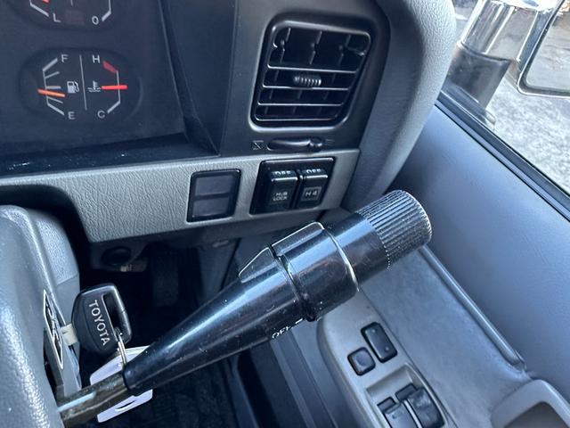 ランドクルーザープラド EXワイド ナローボディ仕様 ベージュホワイトツートン全塗装済み 新品グリル 新品ウインカーレンズ 新品3色LEDコンビテール シートカバー ナルディハンドル ナビ Bカメラ フルセグTV 輸出用ホイール(34枚目)