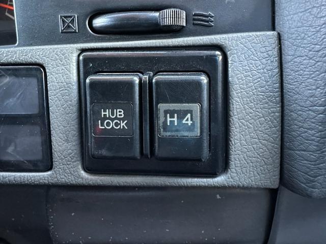 ランドクルーザープラド EXワイド ナローボディ仕様 ベージュホワイトツートン全塗装済み 新品グリル 新品ウインカーレンズ 新品3色LEDコンビテール シートカバー ナルディハンドル ナビ Bカメラ フルセグTV 輸出用ホイール(42枚目)