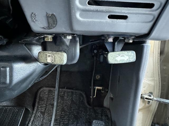 ランドクルーザープラド EXワイド ナローボディ仕様 ベージュホワイトツートン全塗装済み 新品グリル 新品ウインカーレンズ 新品3色LEDコンビテール シートカバー ナルディハンドル ナビ Bカメラ フルセグTV 輸出用ホイール(44枚目)