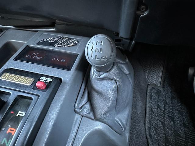 ランドクルーザープラド EXワイド ナローボディ仕様 ベージュホワイトツートン全塗装済み 新品グリル 新品ウインカーレンズ 新品3色LEDコンビテール シートカバー ナルディハンドル ナビ Bカメラ フルセグTV 輸出用ホイール(46枚目)