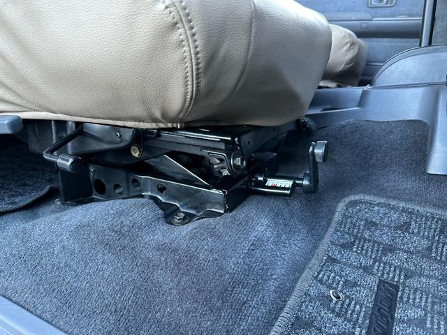 ランドクルーザープラド EXワイド ナローボディ仕様 ベージュホワイトツートン全塗装済み 新品グリル 新品ウインカーレンズ 新品3色LEDコンビテール シートカバー ナルディハンドル ナビ Bカメラ フルセグTV 輸出用ホイール(54枚目)