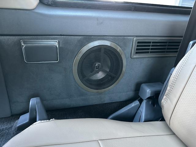 ランドクルーザープラド EXワイド ナローボディ仕様 ベージュホワイトツートン全塗装済み 新品グリル 新品ウインカーレンズ 新品3色LEDコンビテール シートカバー ナルディハンドル ナビ Bカメラ フルセグTV 輸出用ホイール(55枚目)