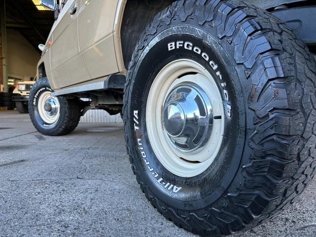 ランドクルーザープラド EXワイド ナローボディ仕様 ベージュホワイトツートン全塗装済み 新品グリル 新品ウインカーレンズ 新品3色LEDコンビテール シートカバー ナルディハンドル ナビ Bカメラ フルセグTV 輸出用ホイール(56枚目)