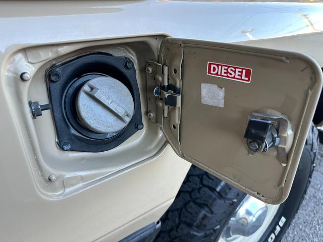 ランドクルーザープラド EXワイド ナローボディ仕様 ベージュホワイトツートン全塗装済み 新品グリル 新品ウインカーレンズ 新品3色LEDコンビテール シートカバー ナルディハンドル ナビ Bカメラ フルセグTV 輸出用ホイール(65枚目)