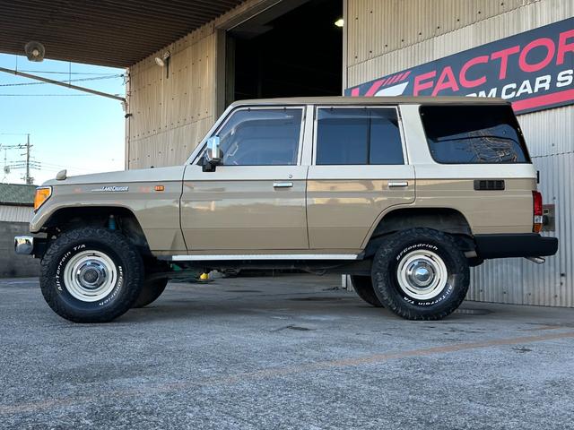 ランドクルーザープラド EXワイド ナローボディ仕様 ベージュホワイトツートン全塗装済み 新品グリル 新品ウインカーレンズ 新品3色LEDコンビテール シートカバー ナルディハンドル ナビ Bカメラ フルセグTV 輸出用ホイール(76枚目)