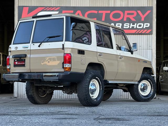 ランドクルーザープラド EXワイド ナローボディ仕様 ベージュホワイトツートン全塗装済み 新品グリル 新品ウインカーレンズ 新品3色LEDコンビテール シートカバー ナルディハンドル ナビ Bカメラ フルセグTV 輸出用ホイール(77枚目)