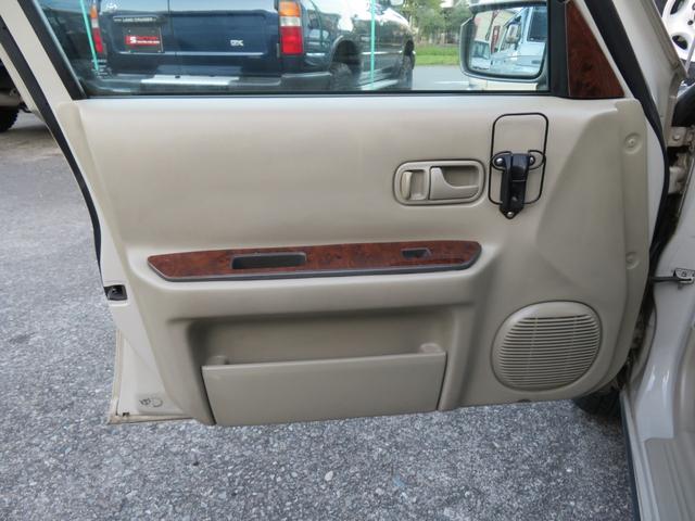 ラシーン ｆｔ　タイプＳ　下取り車　４ＷＤ　木目調パネル　ナルディハンドル　レザー調シートカバー　キーレス　１ＤＩＮオーディオ　ＥＴＣ　電動格納ミラー　タイミングチェーン　社外ホイール　背面タイヤ（14枚目）