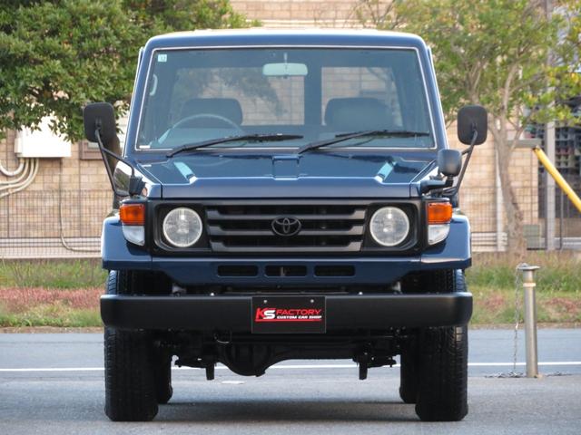ランドクルーザー70 LX ランクル76 後期型 新品ネイビー全塗装済み フェンダーミラー ナローボディ 4ナンバー登録 ブラッドレーVホイール マットブラックグリル マットブラックバンパー パワーウインドウ 集中ドアロック(34枚目)