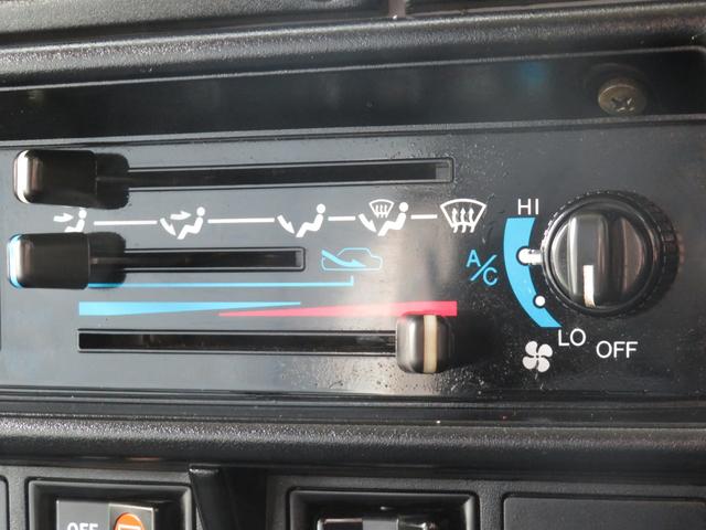 ランドクルーザー70 LX ランクル76 後期型 新品ネイビー全塗装済み フェンダーミラー ナローボディ 4ナンバー登録 ブラッドレーVホイール マットブラックグリル マットブラックバンパー パワーウインドウ 集中ドアロック(58枚目)