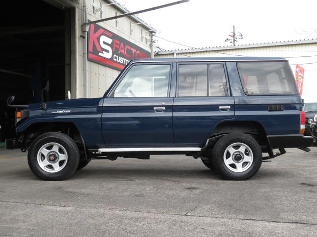 ランドクルーザー70 LX ランクル76 後期型 新品ネイビー全塗装済み フェンダーミラー ナローボディ 4ナンバー登録 ブラッドレーVホイール マットブラックグリル マットブラックバンパー パワーウインドウ 集中ドアロック(71枚目)