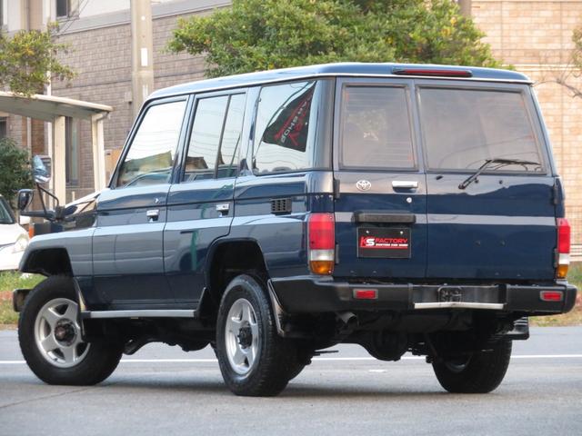 ランドクルーザー70 LX ランクル76 後期型 新品ネイビー全塗装済み フェンダーミラー ナローボディ 4ナンバー登録 ブラッドレーVホイール マットブラックグリル マットブラックバンパー パワーウインドウ 集中ドアロック(75枚目)
