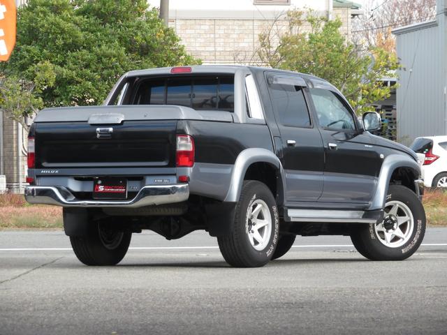 ハイラックススポーツピック ダブルキャブ ワイド 前期角目ヘッドライト ダブルキャブ 5人乗り 4WD トノカバー サンルーフ 社外アルミホイール ホワイトレタータイヤ メッキリヤステップバンパー アリーナホーン エアコン パワーウインドウ ETC(3枚目)