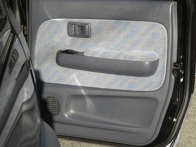 ハイラックススポーツピック ダブルキャブ ワイド 前期角目ヘッドライト ダブルキャブ 5人乗り 4WD トノカバー サンルーフ 社外アルミホイール ホワイトレタータイヤ メッキリヤステップバンパー アリーナホーン エアコン パワーウインドウ ETC(11枚目)