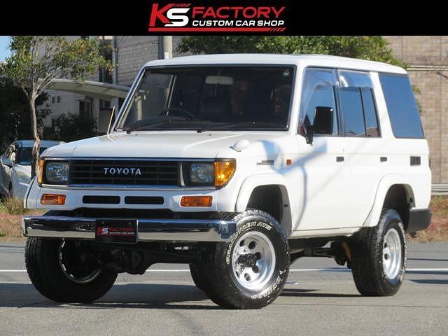 ランドクルーザープラド ＳＸワイド　７８プラド　後期型　１ナンバー登録　５人乗り　ホワイト全塗装　２インチリフトアップ　ＫＳオリジナルシートカバー　新品フロントバンパー　新品リアバンパー　新品グリル　ＧＩギアリアラダー　背面Ｔサンルーフ（2枚目）