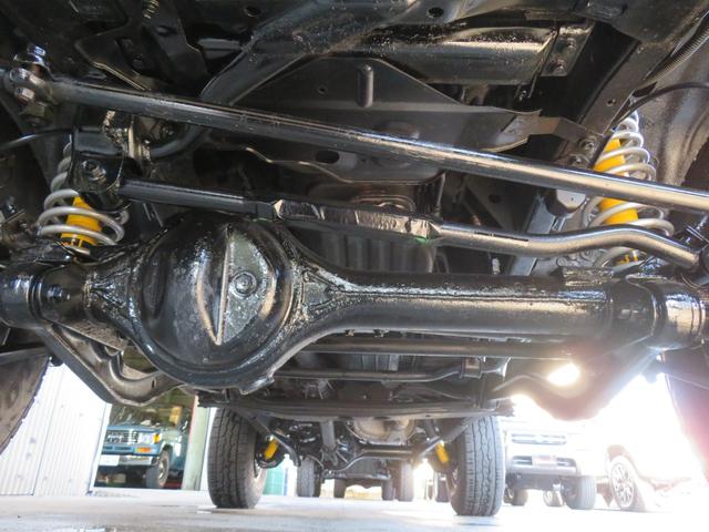 ランドクルーザープラド ＳＸワイド　７８プラド　後期型　１ナンバー登録　５人乗り　ホワイト全塗装　２インチリフトアップ　ＫＳオリジナルシートカバー　新品フロントバンパー　新品リアバンパー　新品グリル　ＧＩギアリアラダー　背面Ｔサンルーフ（10枚目）