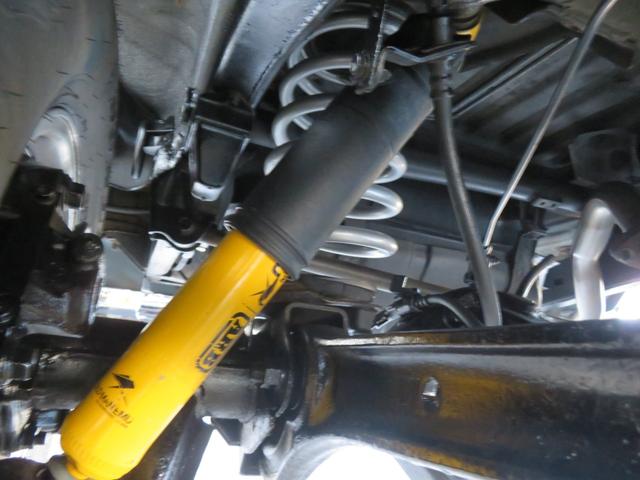 ランドクルーザープラド ＳＸワイド　７８プラド　後期型　１ナンバー登録　５人乗り　ホワイト全塗装　２インチリフトアップ　ＫＳオリジナルシートカバー　新品フロントバンパー　新品リアバンパー　新品グリル　ＧＩギアリアラダー　背面Ｔサンルーフ（12枚目）