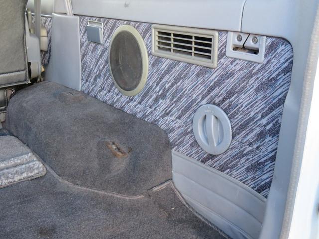 ランドクルーザープラド ＳＸワイド　７８プラド　後期型　１ナンバー登録　５人乗り　ホワイト全塗装　２インチリフトアップ　ＫＳオリジナルシートカバー　新品フロントバンパー　新品リアバンパー　新品グリル　ＧＩギアリアラダー　背面Ｔサンルーフ（25枚目）