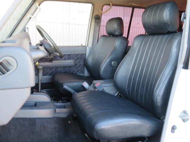 ランドクルーザープラド ＳＸワイド　７８プラド　後期型　１ナンバー登録　５人乗り　ホワイト全塗装　２インチリフトアップ　ＫＳオリジナルシートカバー　新品フロントバンパー　新品リアバンパー　新品グリル　ＧＩギアリアラダー　背面Ｔサンルーフ（29枚目）