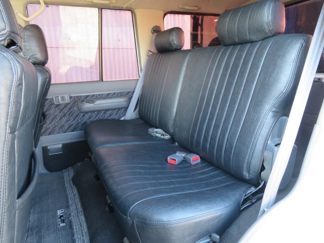 ランドクルーザープラド ＳＸワイド　７８プラド　後期型　１ナンバー登録　５人乗り　ホワイト全塗装　２インチリフトアップ　ＫＳオリジナルシートカバー　新品フロントバンパー　新品リアバンパー　新品グリル　ＧＩギアリアラダー　背面Ｔサンルーフ（30枚目）