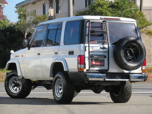 ランドクルーザープラド ＳＸワイド　７８プラド　後期型　１ナンバー登録　５人乗り　ホワイト全塗装　２インチリフトアップ　ＫＳオリジナルシートカバー　新品フロントバンパー　新品リアバンパー　新品グリル　ＧＩギアリアラダー　背面Ｔサンルーフ（39枚目）