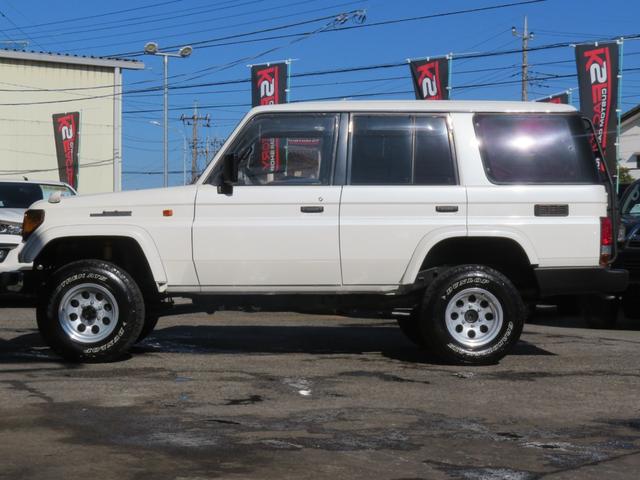 ランドクルーザープラド ＳＸワイド　７８プラド　後期型　１ナンバー登録　５人乗り　ホワイト全塗装　２インチリフトアップ　ＫＳオリジナルシートカバー　新品フロントバンパー　新品リアバンパー　新品グリル　ＧＩギアリアラダー　背面Ｔサンルーフ（41枚目）