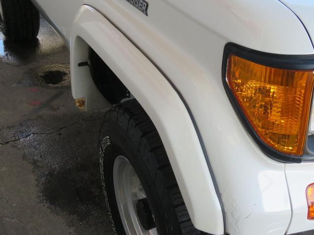 ランドクルーザープラド ＳＸワイド　７８プラド　後期型　１ナンバー登録　５人乗り　ホワイト全塗装　２インチリフトアップ　ＫＳオリジナルシートカバー　新品フロントバンパー　新品リアバンパー　新品グリル　ＧＩギアリアラダー　背面Ｔサンルーフ（49枚目）