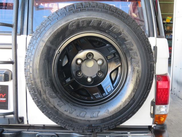 ランドクルーザープラド ＳＸワイド　７８プラド　後期型　１ナンバー登録　５人乗り　ホワイト全塗装　２インチリフトアップ　ＫＳオリジナルシートカバー　新品フロントバンパー　新品リアバンパー　新品グリル　ＧＩギアリアラダー　背面Ｔサンルーフ（52枚目）