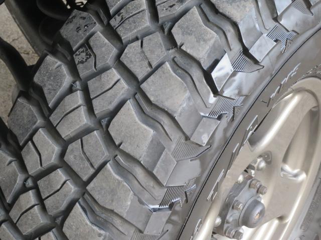 ランドクルーザー８０ ＶＸリミテッド　中期型　グレー全塗装済み　ナロー仕様　角目４灯　１ナンバー登録構造変更済み　ブラットレーＶ　ＢＦグットリッチＭＴタイヤ　ウッドコンビハンドル　シートカバー　シートヒーター　サンルーフ　Ｂカメラ（31枚目）