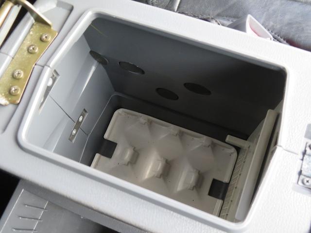 ランドクルーザー８０ ＶＸリミテッド　中期型　グレー全塗装済み　ナロー仕様　角目４灯　１ナンバー登録構造変更済み　ブラットレーＶ　ＢＦグットリッチＭＴタイヤ　ウッドコンビハンドル　シートカバー　シートヒーター　サンルーフ　Ｂカメラ（73枚目）