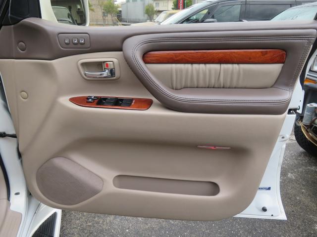 �y�^�]�ȃh�A�z���X�ɂăN���[�j���O�ς݁��L���C�ȏ�Ԃ��ێ����Ă���܂��I