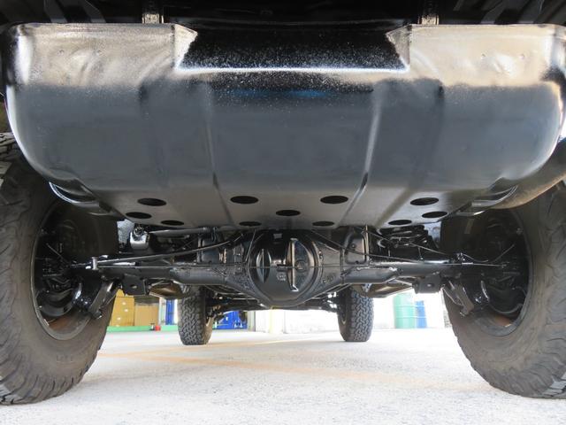 ランドクルーザープラド ＴＸ　９５プラド　ベージュ全塗装済み　ナロー仕様　ディーゼルターボ　丸目換装　マットブラックバンパー　ＡＲＢルーフラック　新品クリスタルオレンジコーナーレンズ　フリップダウンモニター　ナビ　フルセグＴＶ（9枚目）
